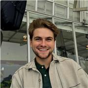 Profesor de inglés con experiencia en tutorías de inglés básico-intermedio, con mayor experiencia en ingles conversacional